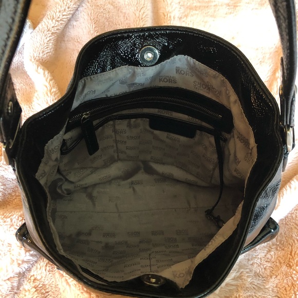 Michael Kors “Ranger” blk patent leather handbag - Picture 5 of 8